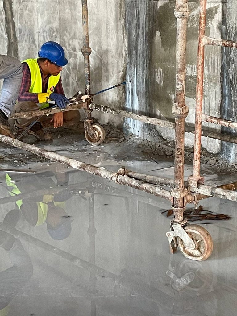 PU injection for water leakage in concrete crack